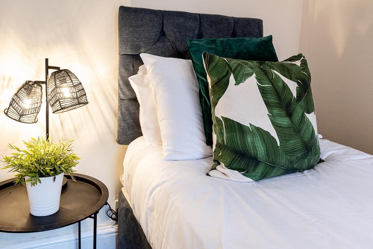 2 Bed, Up To 6 Guests Near Chester City Centre Kültér fotó